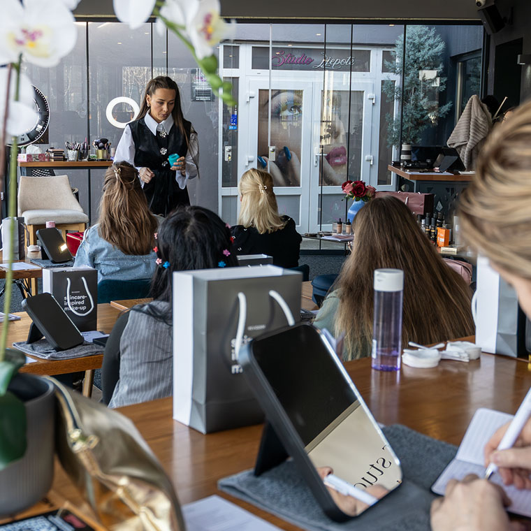  <span class="lte-header lte-h4"> Grupne edukacije </span> 